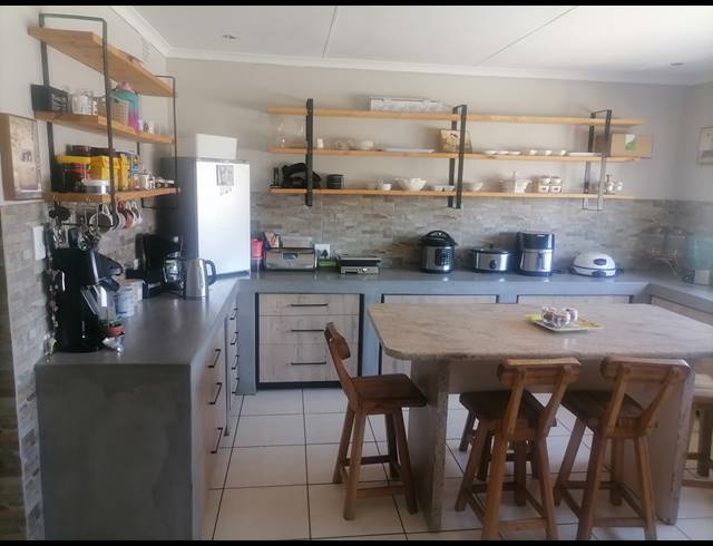 4 BEDROOM HOUSE FOR SALE IN ANNADALE